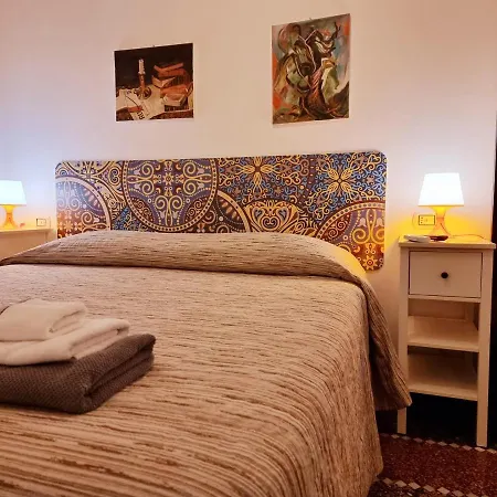 House Leomar Di Sara Gasthuis 3*