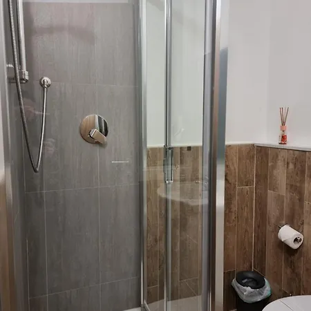 House Leomar Di Sara Gasthuis 3*