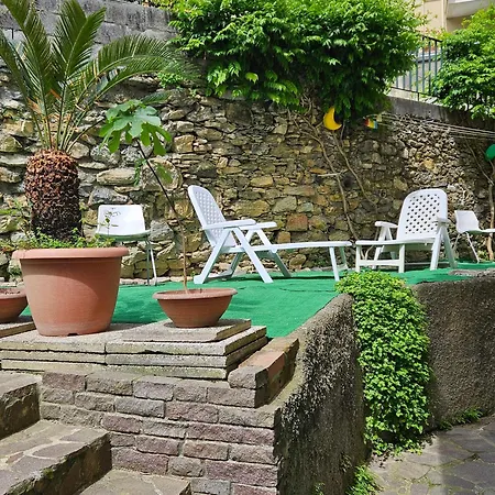 Pensión House Leomar Di Sara Génova