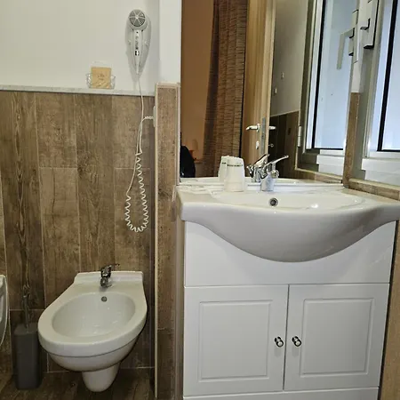 Gasthuis House Leomar Di Sara