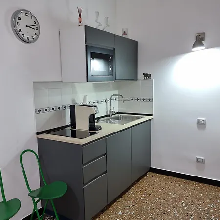 Gasthuis House Leomar Di Sara 3*