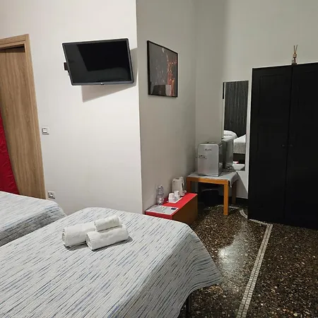 Pensjonat House Leomar Di Sara *