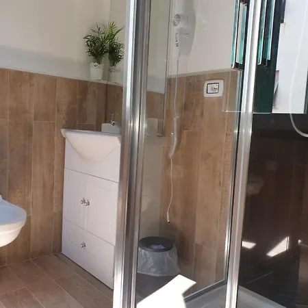 House Leomar Di Sara Vendégház Genova