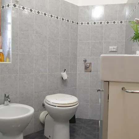 Πανσιόν House Leomar Di Sara - Gaslini Γένοβα