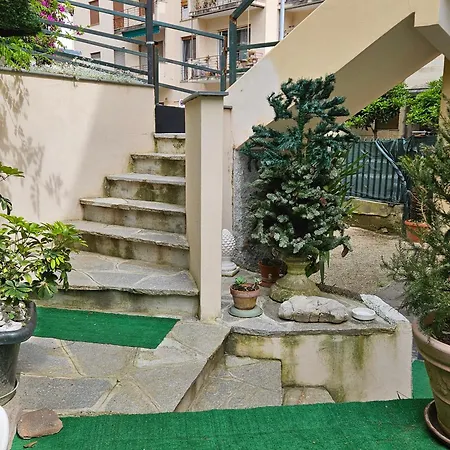 House Leomar Di Sara - Gaslini Πανσιόν
