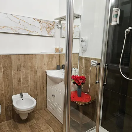 بيت ضيافة Affittacamere House Leomar Sara 1 Camera Con Cucinino - Gaslini جنوة