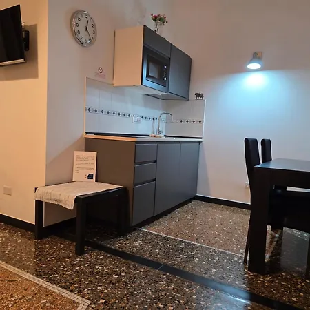 بيت ضيافة Affittacamere House Leomar Sara 1 Camera Con Cucinino - Gaslini
