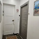 House Leomar Di Sara - Gaslini جنوة