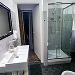 بيت ضيافة House Leomar Di Sara - Gaslini جنوة
